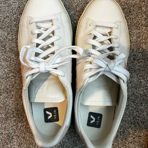 Veja Women's Cream and Pink Sneakers